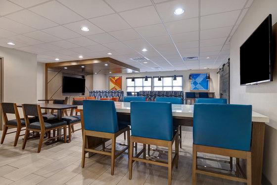 Holiday Inn Express & Suites Central Omaha By Ihg Restoran gambar